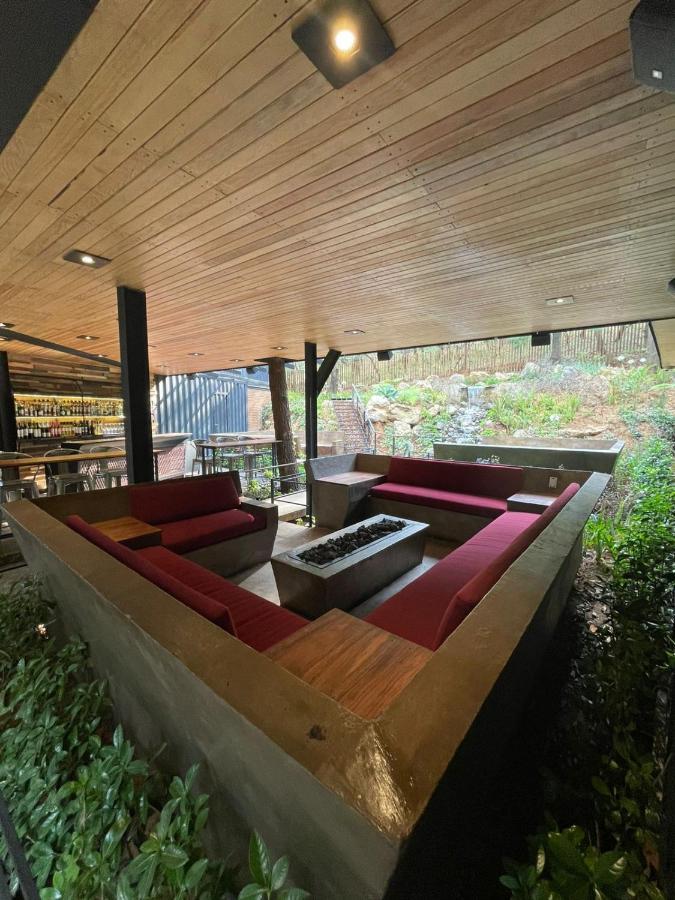 Hotel Oxu Solo Adultos Valle de Bravo Kültér fotó